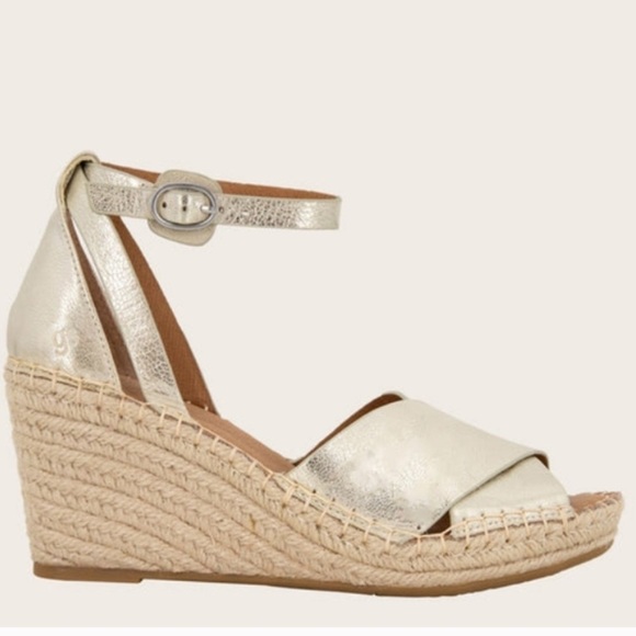 Kenneth Cole Gentle Souls Gold Espadrille Wedge Sandals - Picture 1 of 11